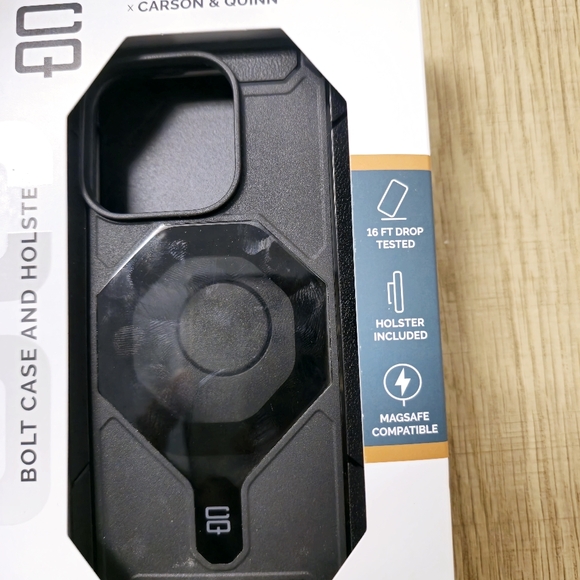 CQ x Carson & Quinn Bolt with MagSafe Case and Holster - iPhone 15 Pro (Black) - Picture 5 of 9